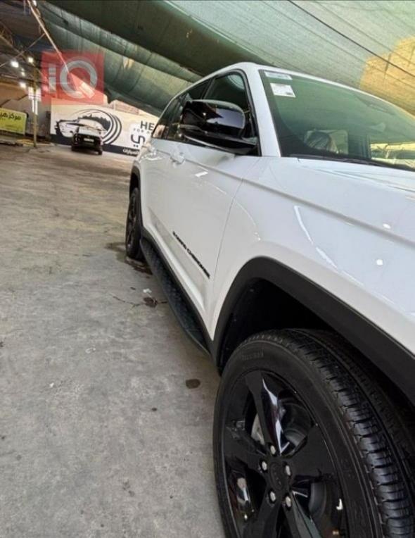 جیپ گراند شیرۆکی